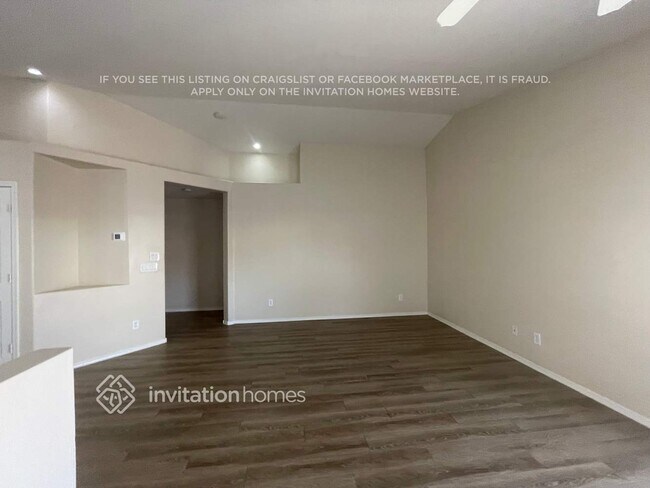 Foto del edificio - 1815 N 120th Dr