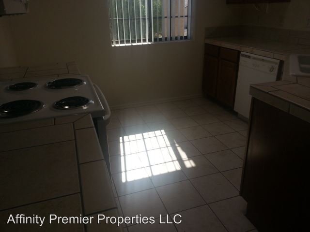 Building Photo - 498 Monaco Ln