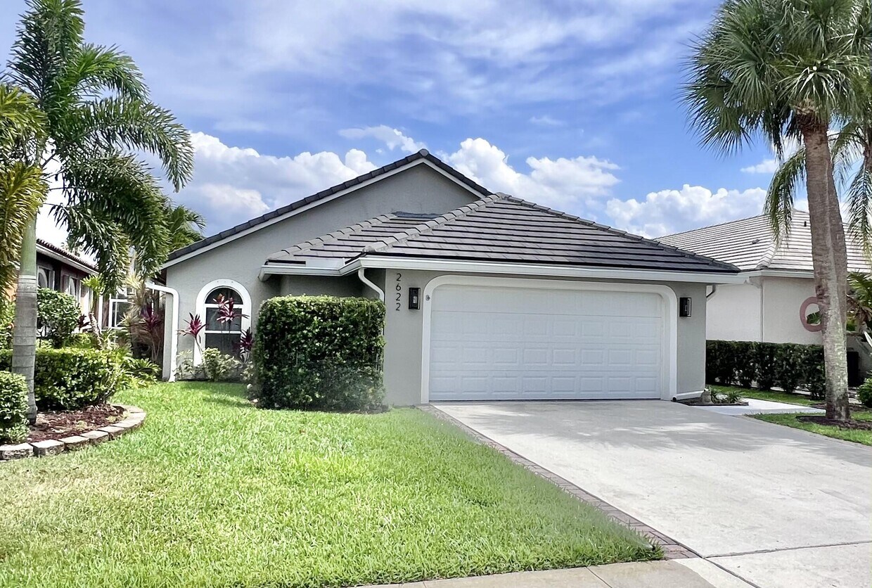 Foto principal - 2622 Country Golf Dr
