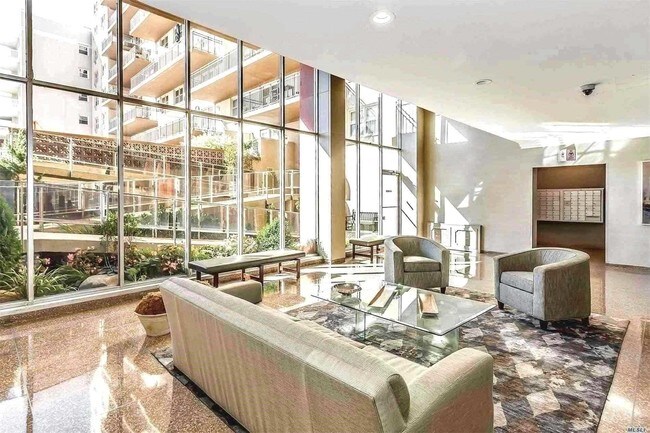 Foto del edificio - 25 Neptune Blvd