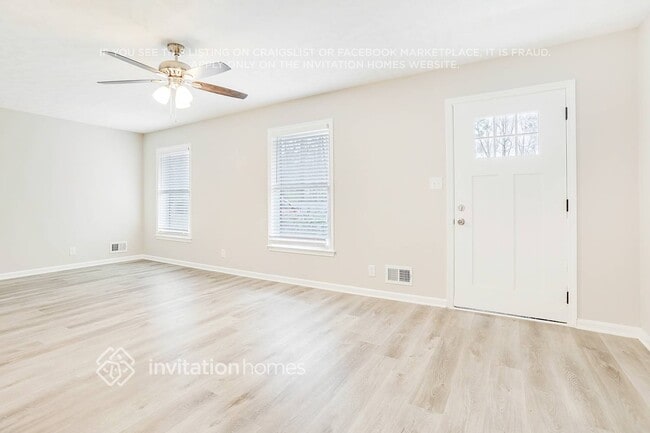 Building Photo - 399 Dorsey Cir SW