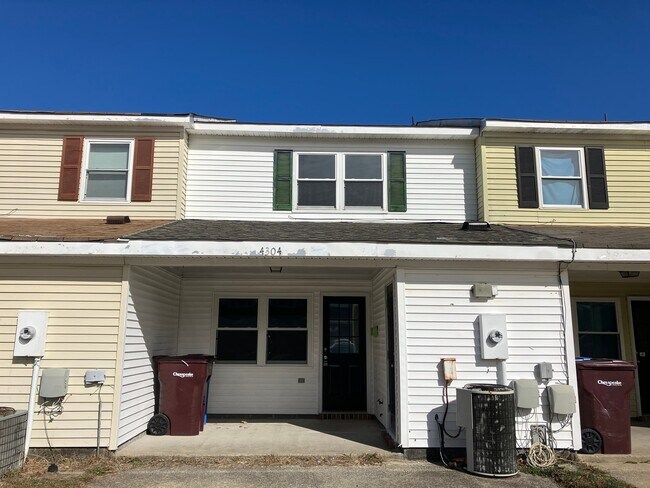 Foto del edificio - 4304 Worthing Ln