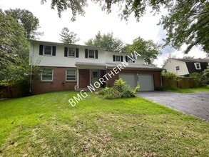 Building Photo - 7905 Lewinsville Rd