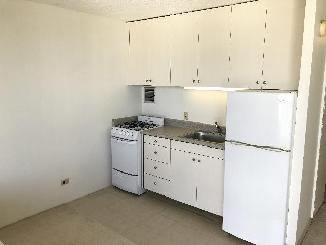 Building Photo - HOLIDAY VILLAGE studio, sec, A/C, lanai, pool
