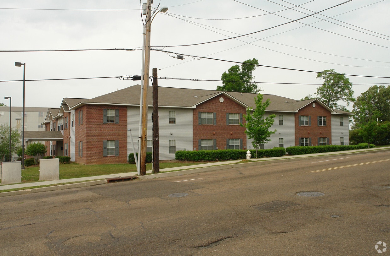 Primary Photo - Webb Park Apartments