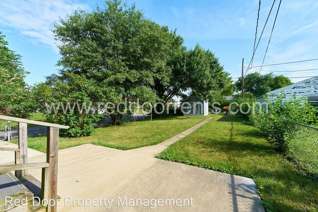 Building Photo - 3 br, 1.5 bath House - 1426 Main street