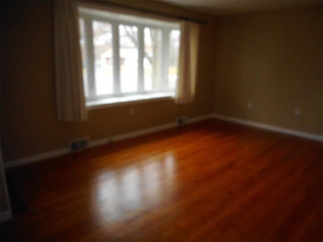 Building Photo - 117 Anderson Ave