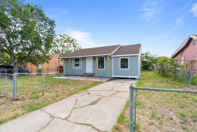 Building Photo - Ready for move in