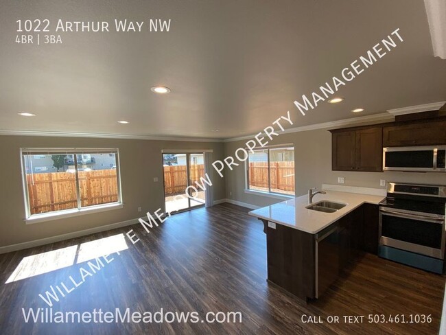 Foto del edificio - 1022 Arthur Way NW