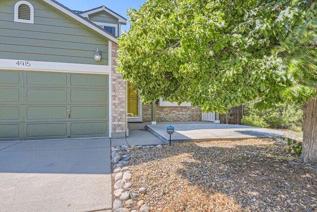 Photo - 4915 S Flanders Ct House