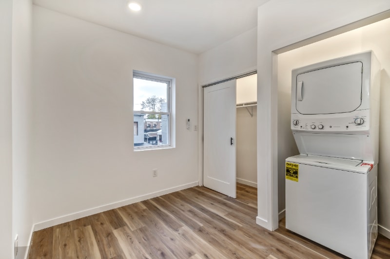 Building Photo - 3836 W Girard Ave