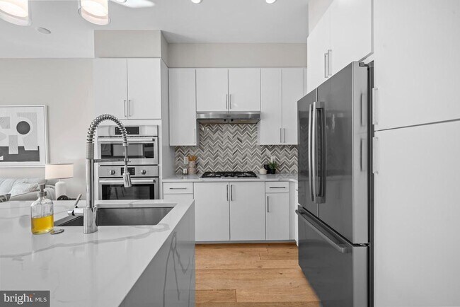 Foto del edificio - 646 H St NE