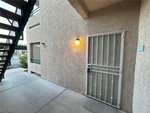 Building Photo - 5111 S Lindell Rd