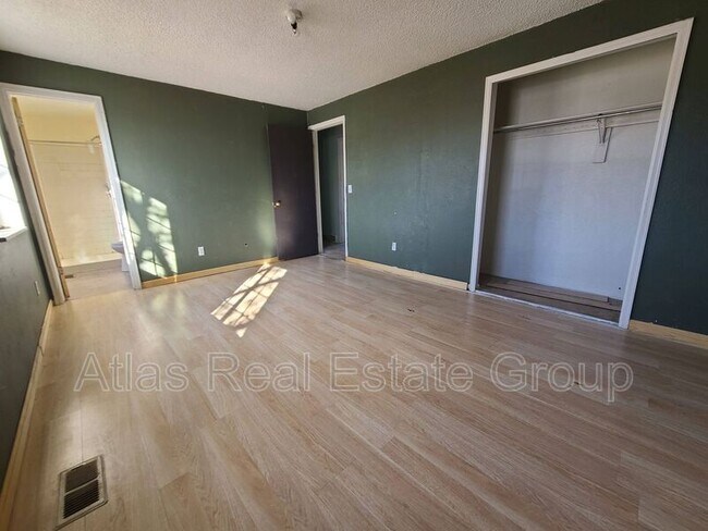 Building Photo - 9327 W Nova Ave