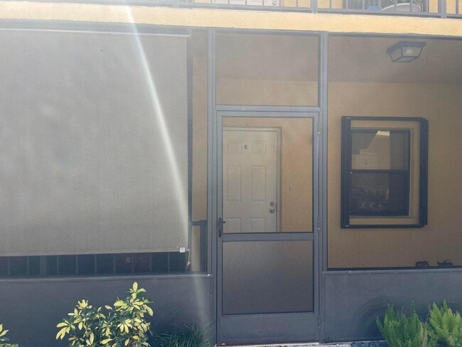 Building Photo - 120 N M St
