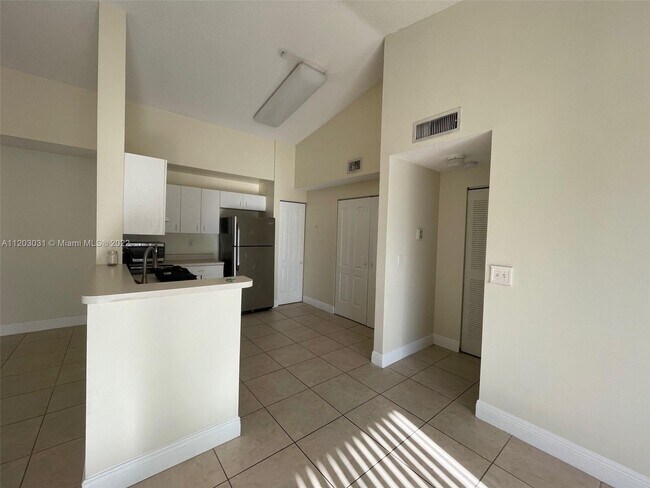 Foto del edificio - 6928 SW 39th St