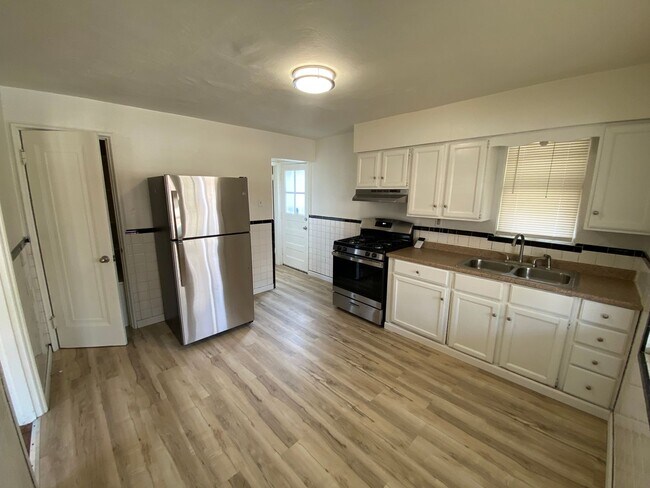 Foto del edificio - 4712 Begg Blvd