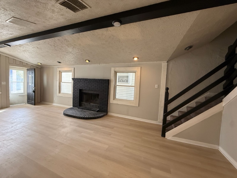 Building Photo - 250 Koehne St