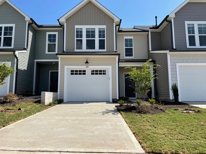 Foto principal - 604 Colby Pl