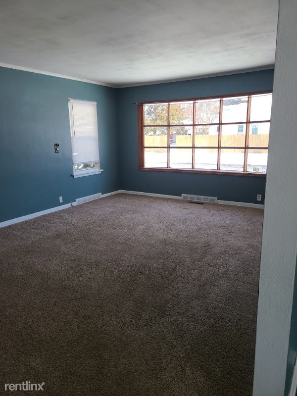 Building Photo - 4 br, 2 bath House - 101 W. Waverly ave