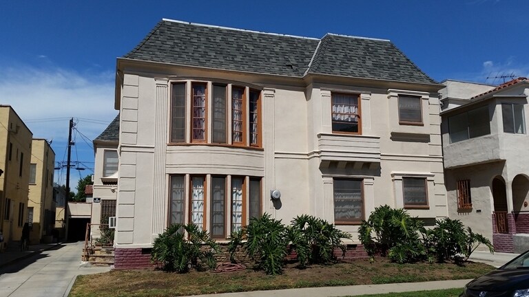 Building Photo - 449 N Stanley Ave