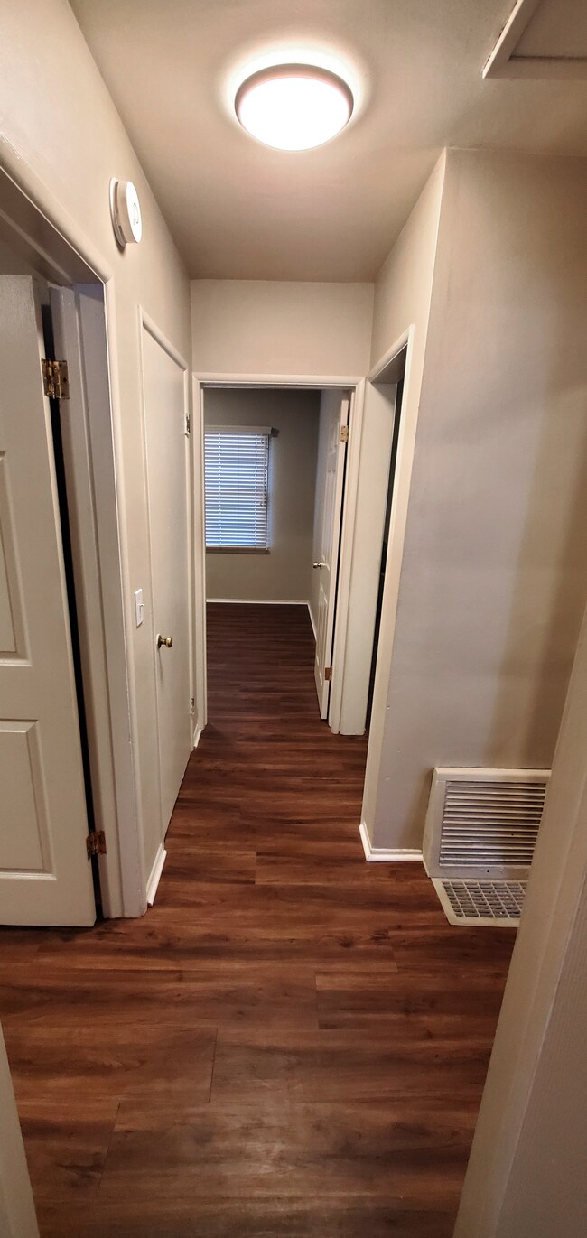 Foto del edificio - 5313 Radford Ave