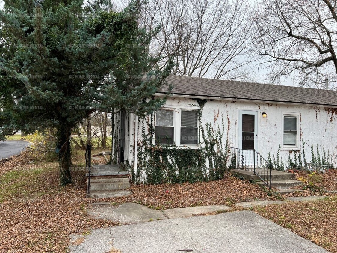 Primary Photo - Decent priced 1 bed 1 bath condo unit in S...