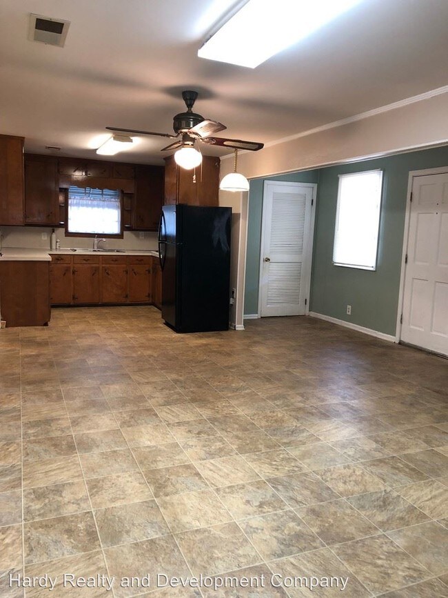 Building Photo - 2 br, 1 bath House - 63 Barron Road
