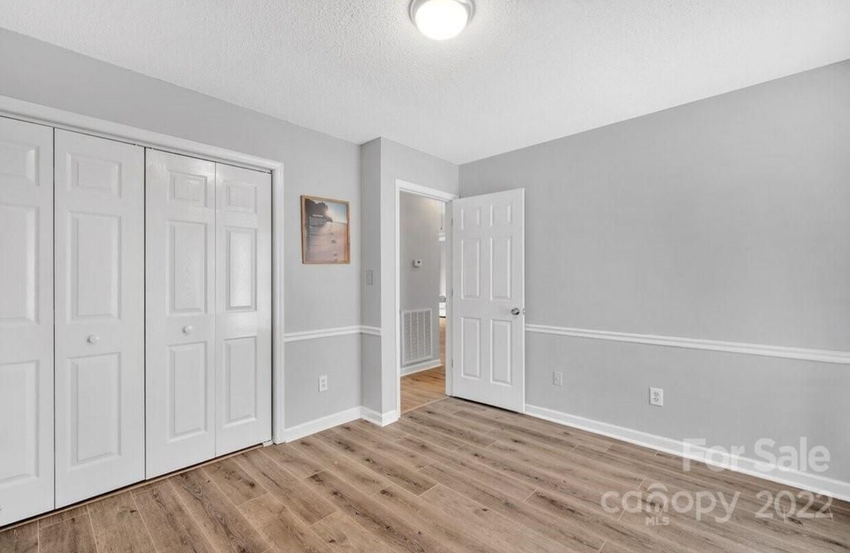 Foto principal - 1411 Dove Landing Rd