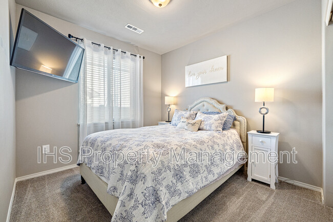 Foto del edificio - 6013 Rockrose Ln