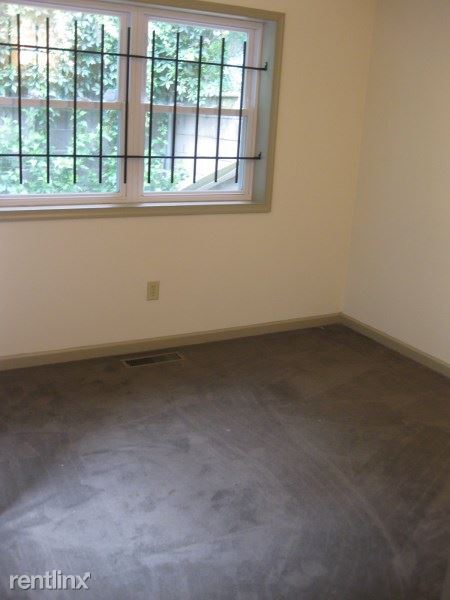 Building Photo - 6 br, 2.5 bath  - 1630 Willington Street