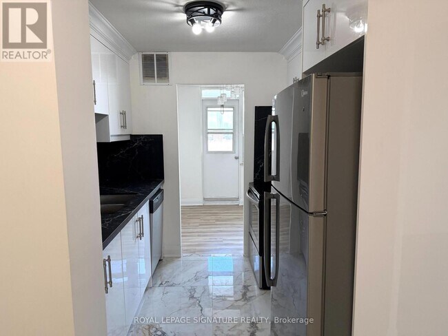 Photo du bâtiment - 270 Palmdale Dr