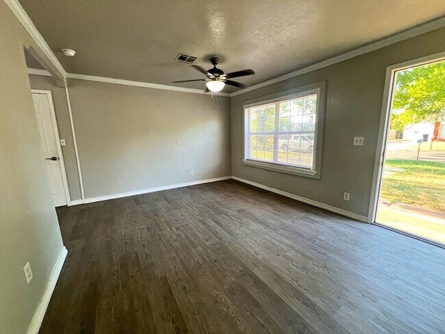 Foto del edificio - 2326 NW Lincoln Ave