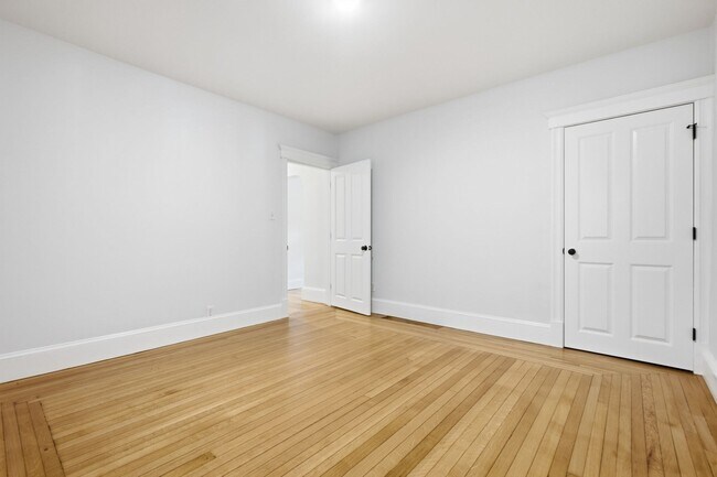 Foto del edificio - 81 Huntington Rd