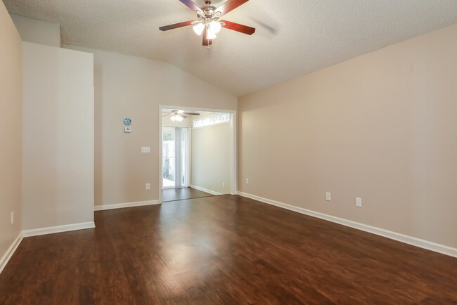 Building Photo - 10383 Brookwood Bluff Rd N