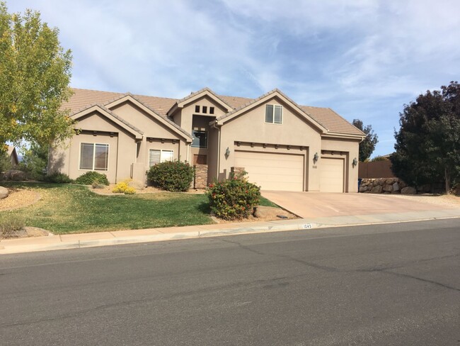 Building Photo - Five Bedroom Home in Washington Fields