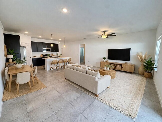 Building Photo - 769 Marion Oaks Pass