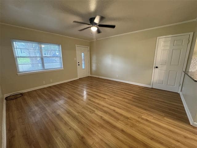 Building Photo - 204 Live Oak Ln