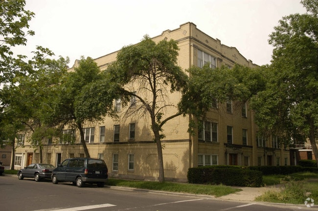 Building Photo - 7224 N Rockwell St
