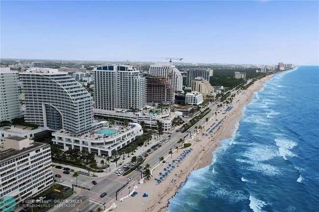 Building Photo - 3101 Bayshore Dr