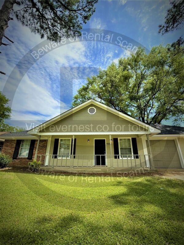 Primary Photo - 4350 Redwood Cir