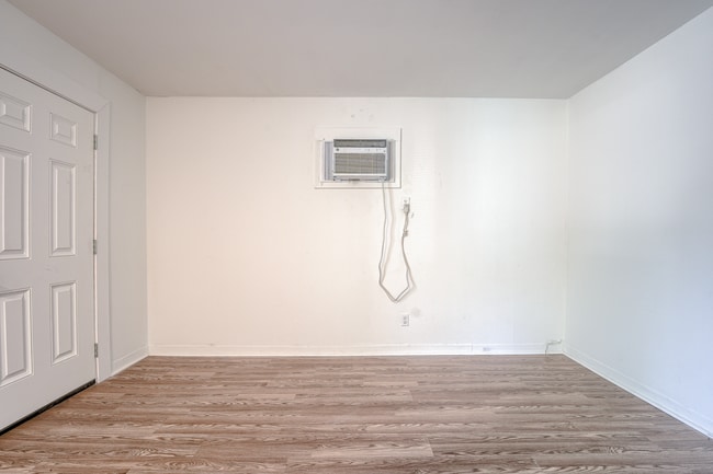 Foto del edificio - 15216 Bellaire Ave