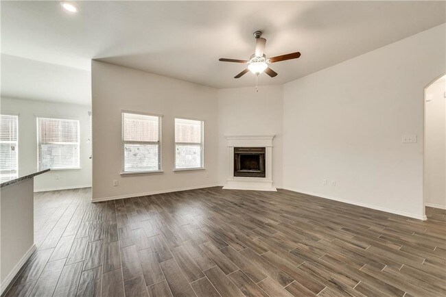 Foto del edificio - 1029 North Churchill Drive