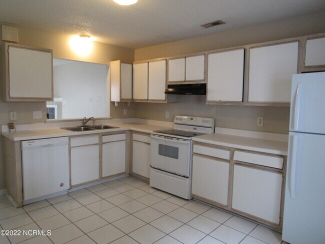 Building Photo - 206 Meadowbrook Ln