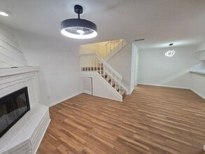 Building Photo - 333 Melrose Dr