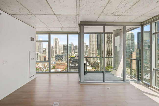 Building Photo - 331 W Illinois St