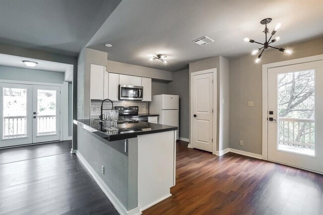 Foto del edificio - 5909 Lago Vista Way