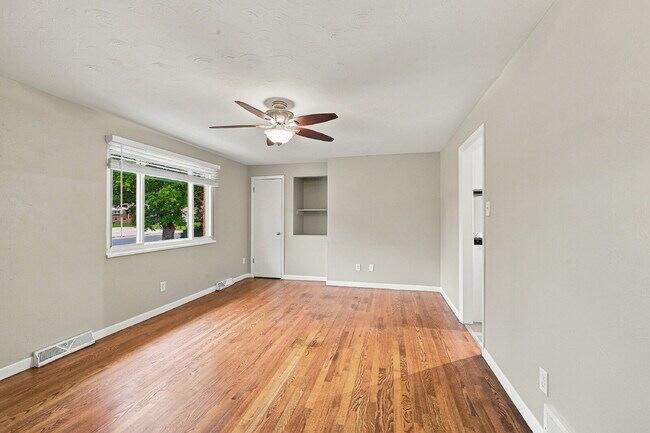 Foto del edificio - 12678 E Alaska Ave