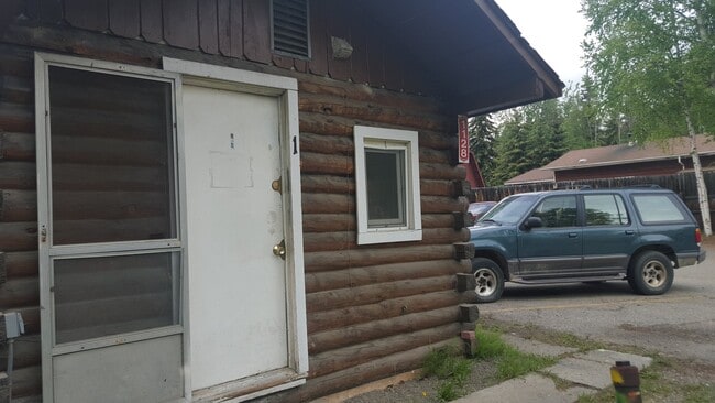 Building Photo - 1128 Hess Ave