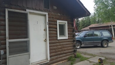 Building Photo - 1128 Hess Ave